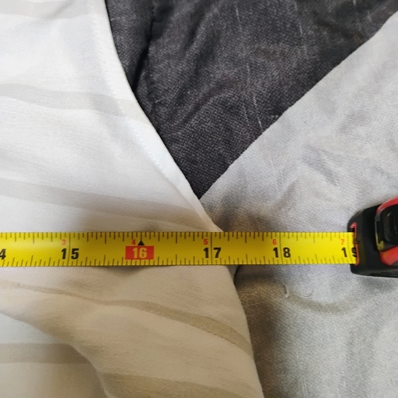 Elegant Women's White and Gray Striped Tank Top - Picture 6 of 7